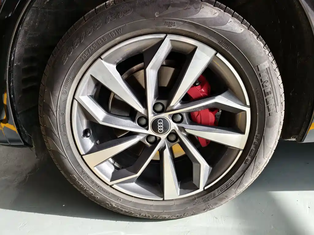 Audi Q5L 2025