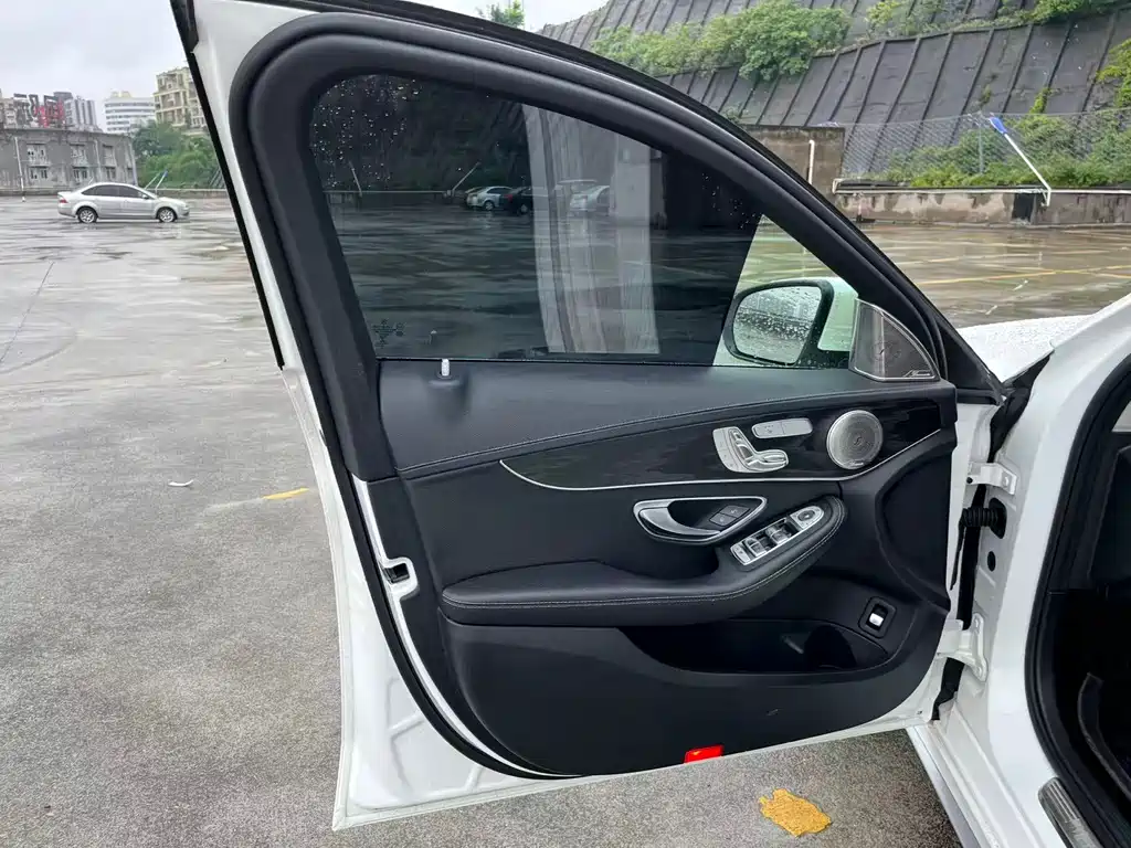Mercedes-Benz C-Class 2021
