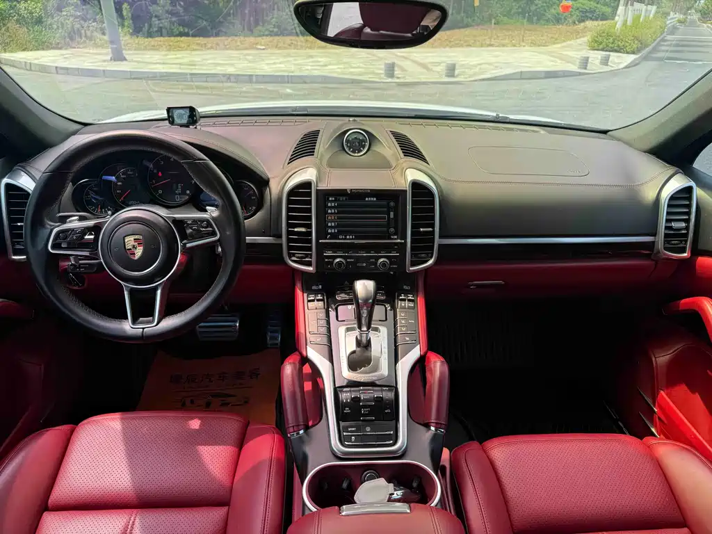 Porsche Cayenne 2015 — фото 9