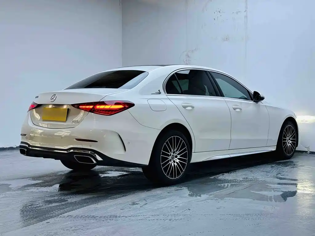 Mercedes-Benz C-Class 2024