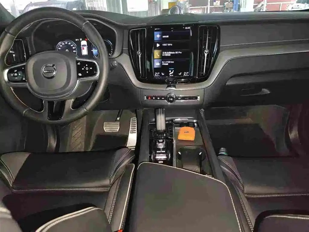 Volvo XC60 PHEV 2021 — фото 4