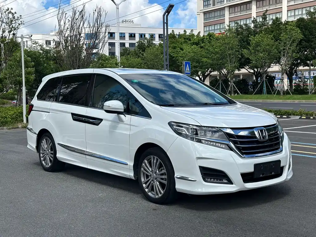 Honda Elysion 2016