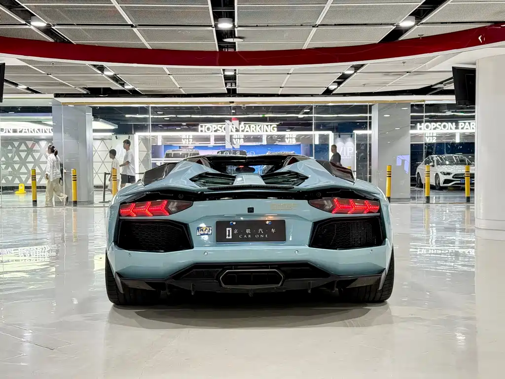 Lamborghini Aventador 2014 — фото 10