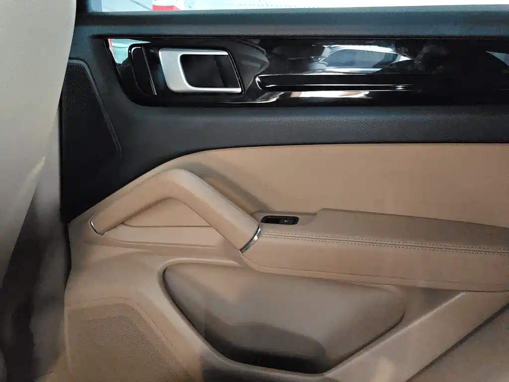 Porsche Cayenne 2018 — фото 15
