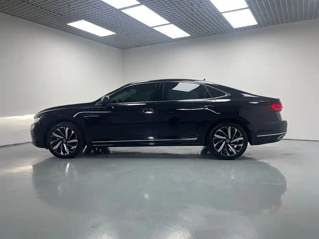 Volkswagen Passat 2025 — фото 4