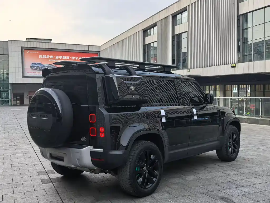 Land Rover Defender 2023 — фото 8