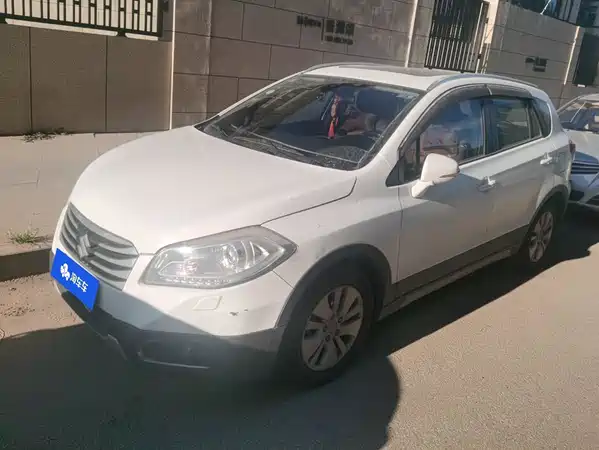 Suzuki S-Cross 2014