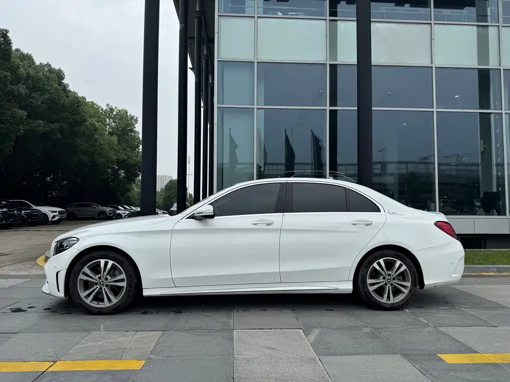 Mercedes-Benz C-Class 2020 — фото 4
