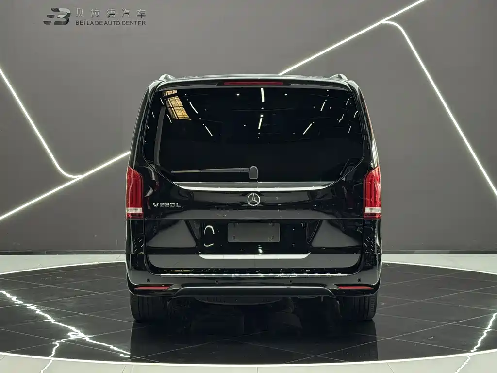 Mercedes-Benz V-Class 2021 — фото 25