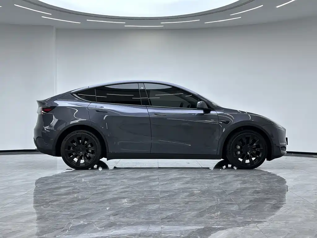 Tesla Model Y 2021 — фото 8
