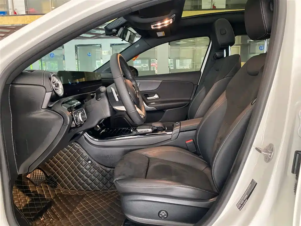 Mercedes-Benz A-Class 2023 — фото 13