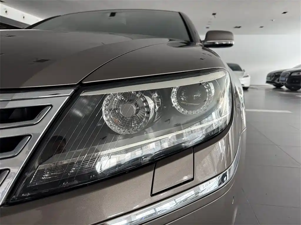 Volkswagen Phaeton 2013 — фото 12