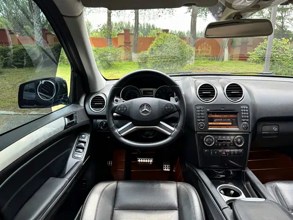 Mercedes-Benz M-Class AMG 2011 — фото 10