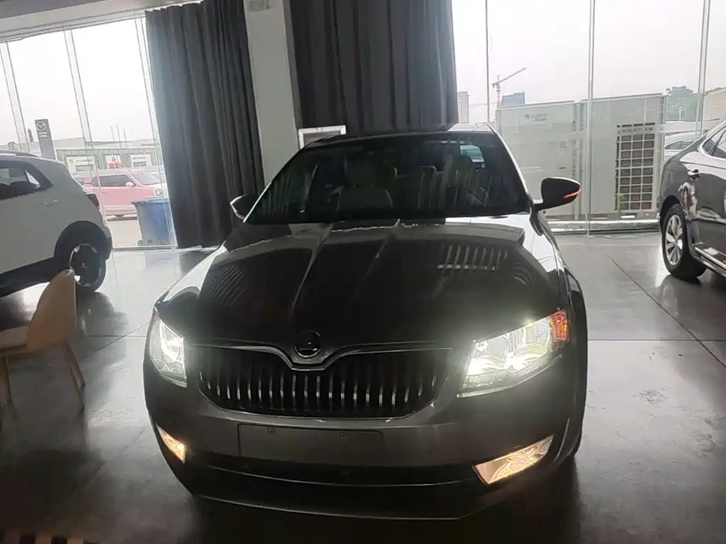 Skoda Octavia 2015 — фото 3
