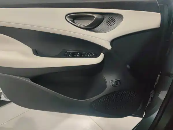 BYD Seal 05 DM-i 2025