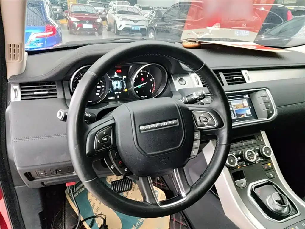 Land Rover Evoque 2016 — фото 11
