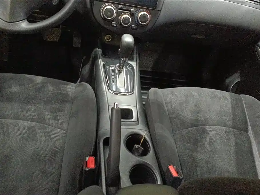 Nissan Tiida 2015 — фото 16