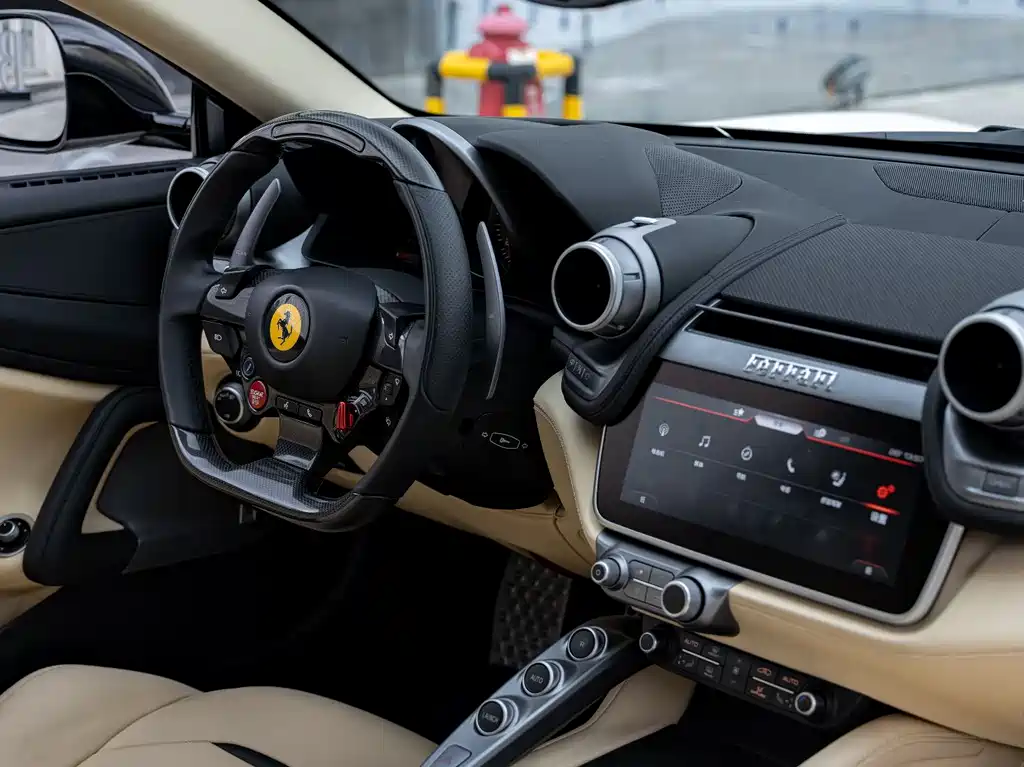 Ferrari GTC4Lusso 2017 — фото 10