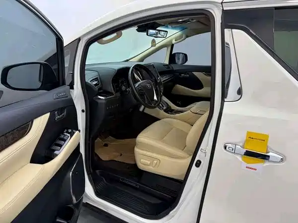 Toyota Alphard 2021
