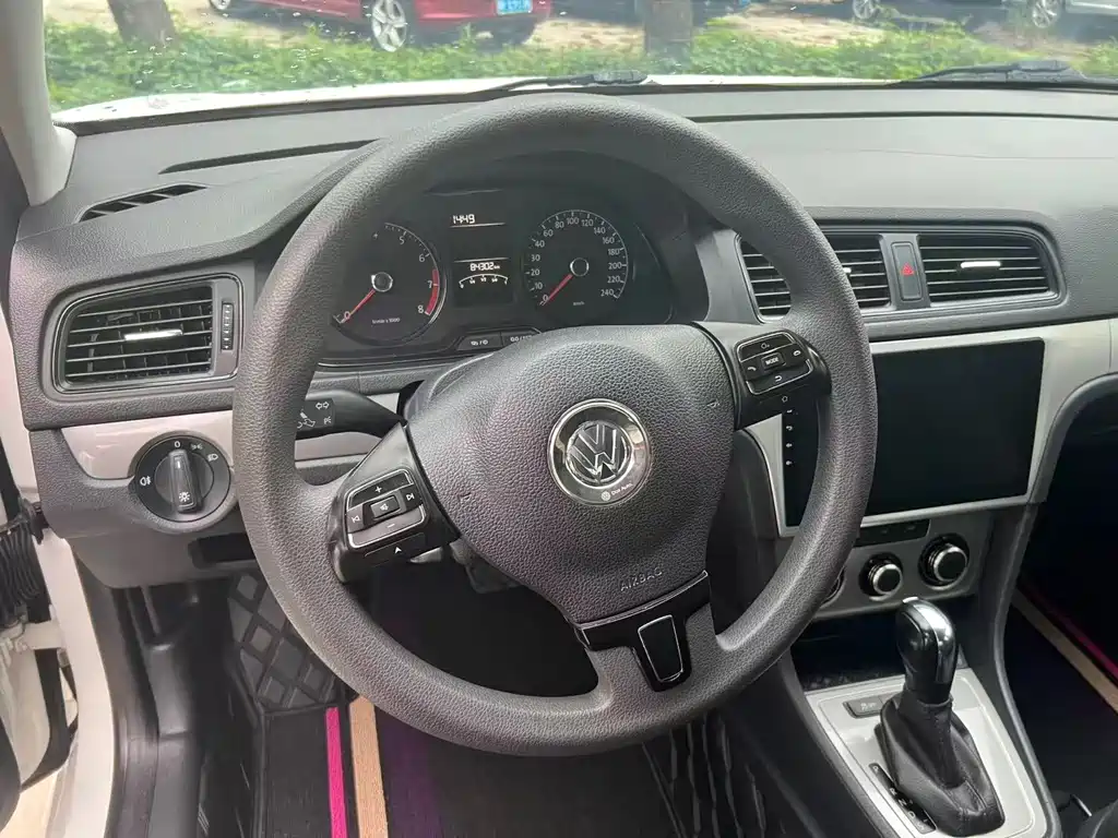 Volkswagen Lavida 2017 — фото 10