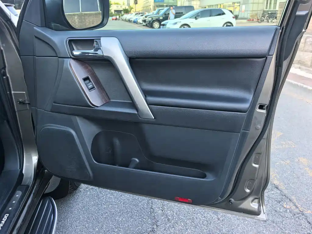 Toyota Prado 2017 — фото 19