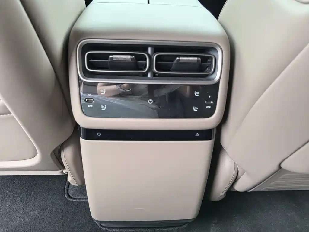 Li Auto i6 2025 — фото 16