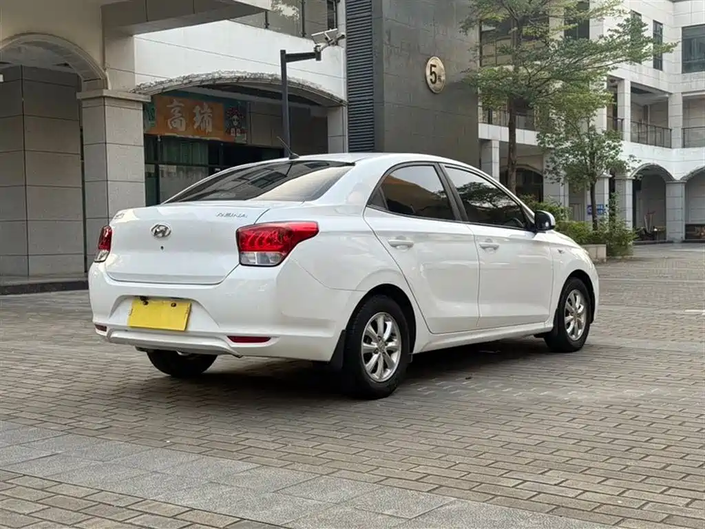 Hyundai Verna 2018 — фото 8