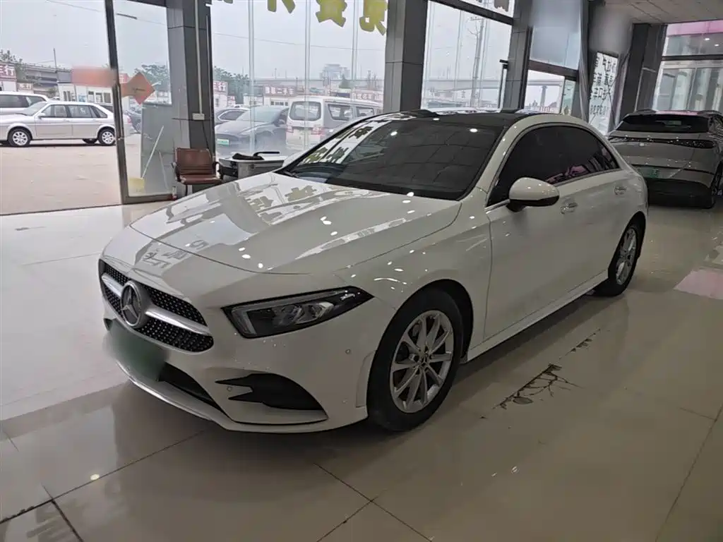 Mercedes-Benz A-Class 2022 — фото 2