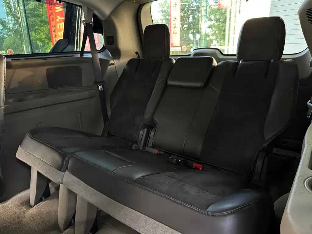 Chrysler Grand Voyager 2014 — фото 21