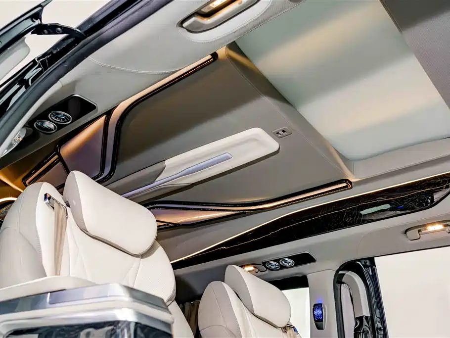 Mercedes-Benz V-Class 2024 — фото 28