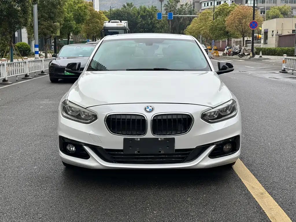 BMW 1 Series 2018 — фото 2