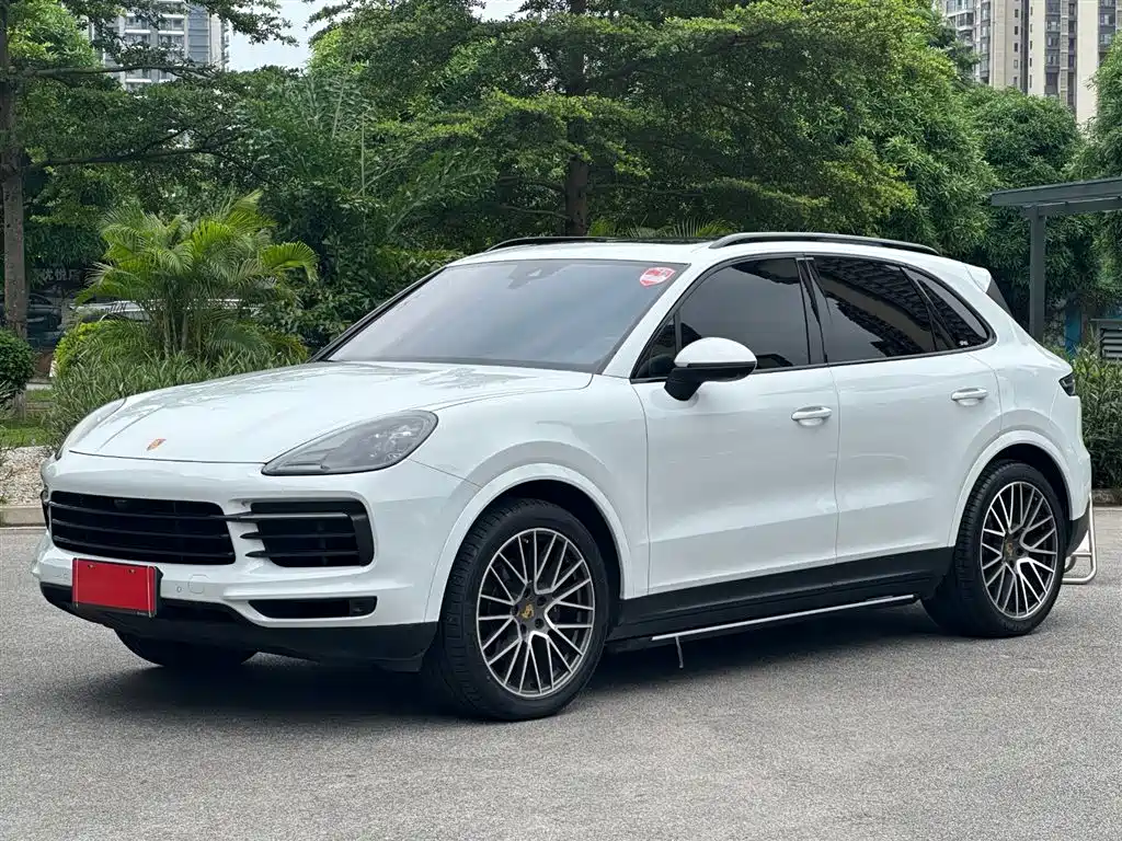 Porsche Cayenne 2022 — фото 1