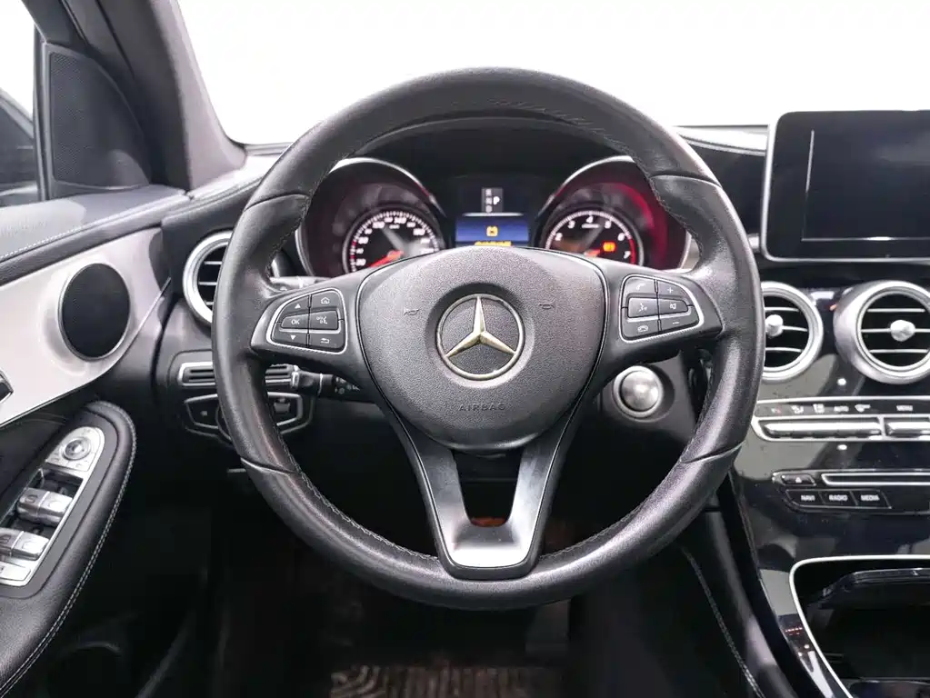 Mercedes-Benz GLC 2018 — фото 17