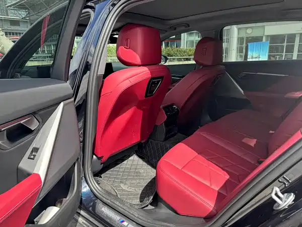 BMW 5 Series 2025