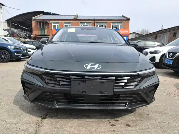 Hyundai Elantra 2023
