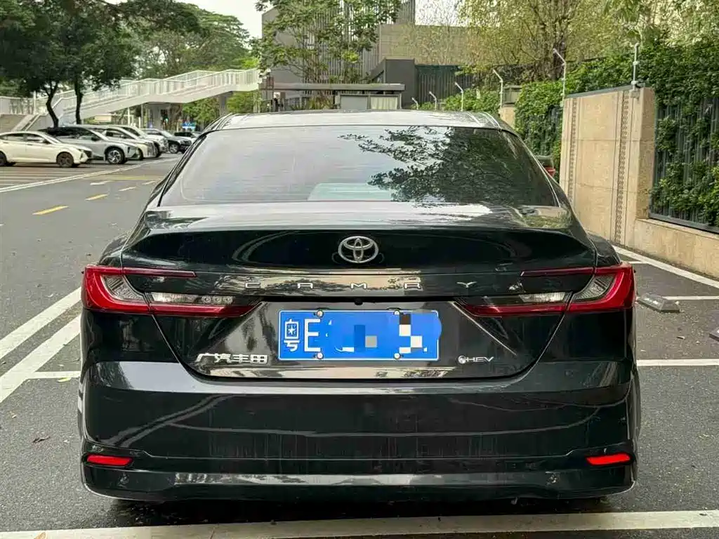 Toyota Camry 2024 — фото 5