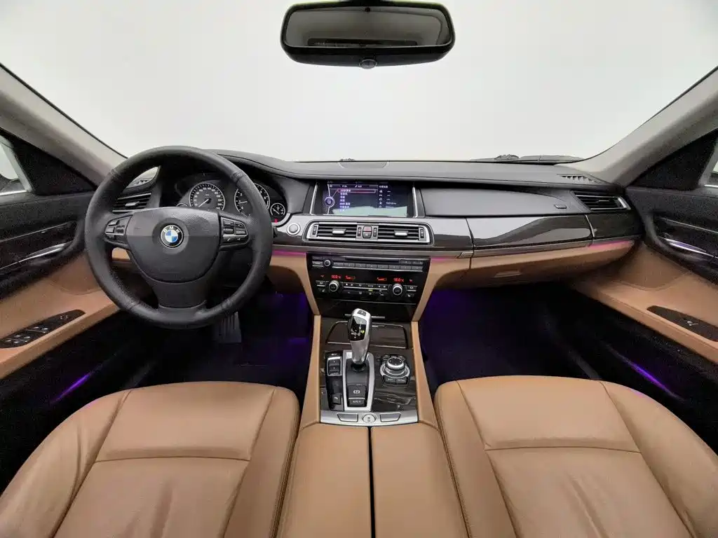 BMW 7 Series 2012 — фото 5
