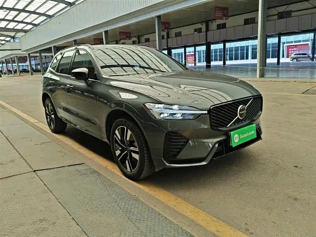 Volvo XC60 2025 — фото 4