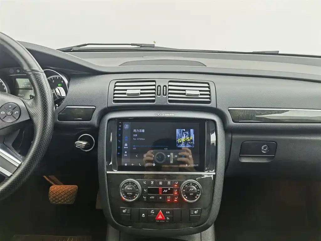 Mercedes-Benz R-Class 2018 — фото 12