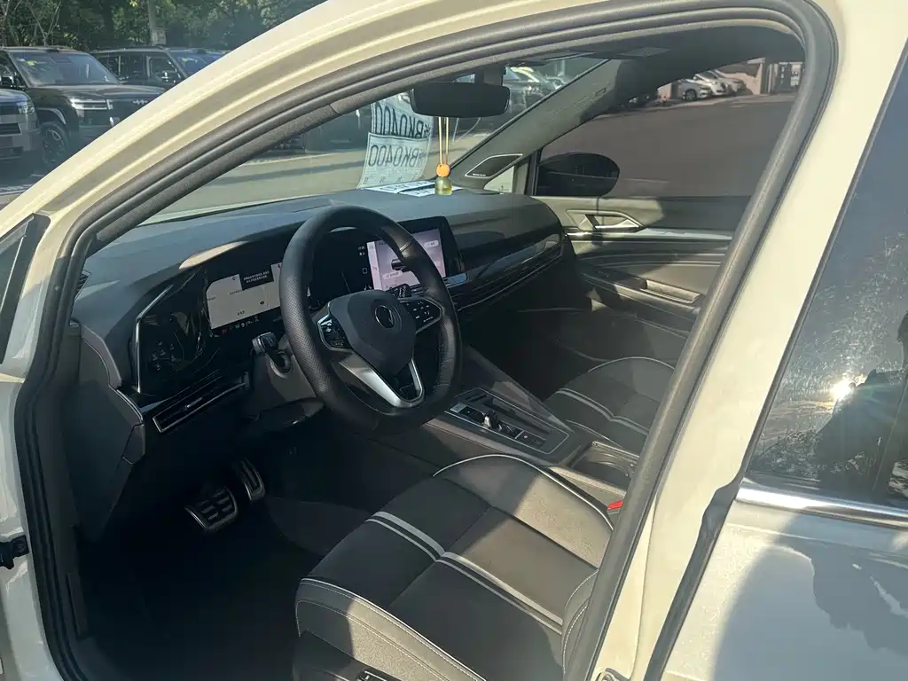 Volkswagen Golf 2021