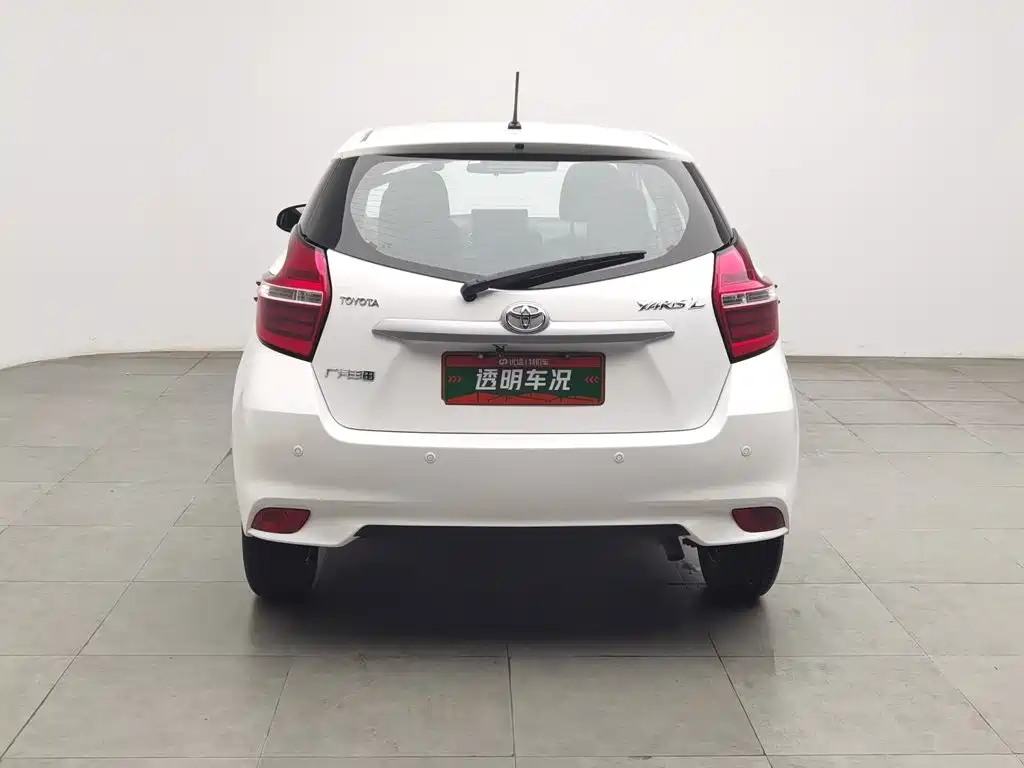 Toyota Yaris L 2022