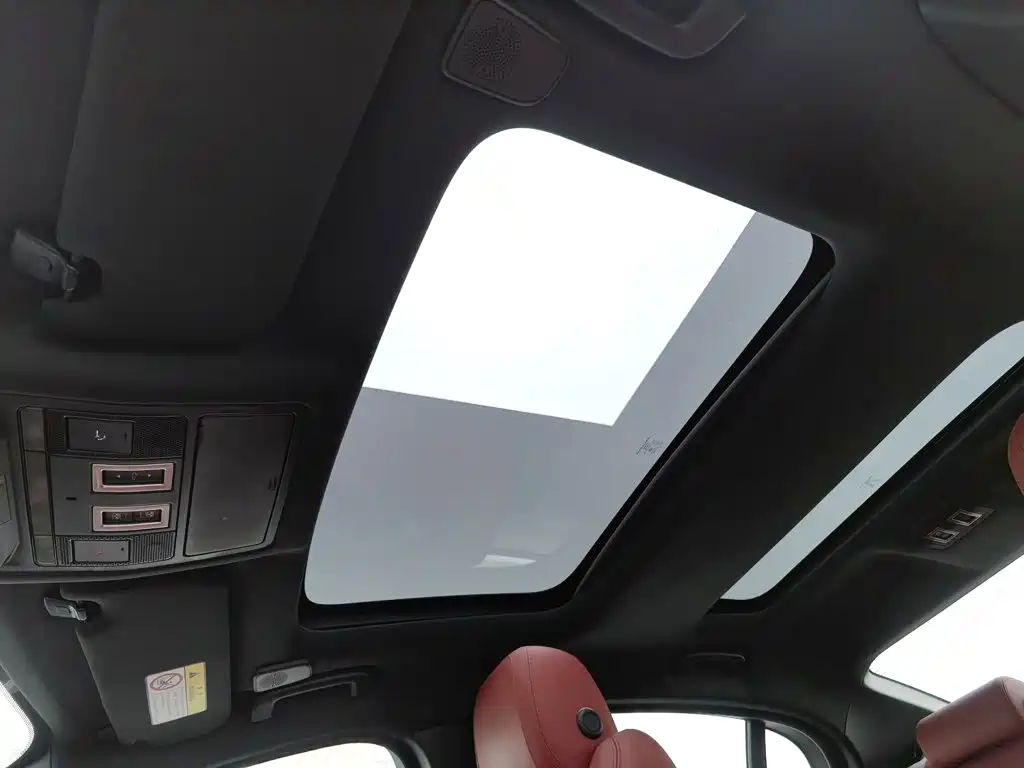 Jaguar XEL 2023 — фото 14