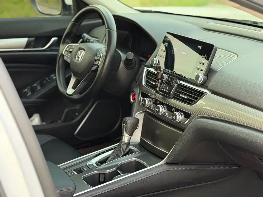 Honda Accord 2021 — фото 17