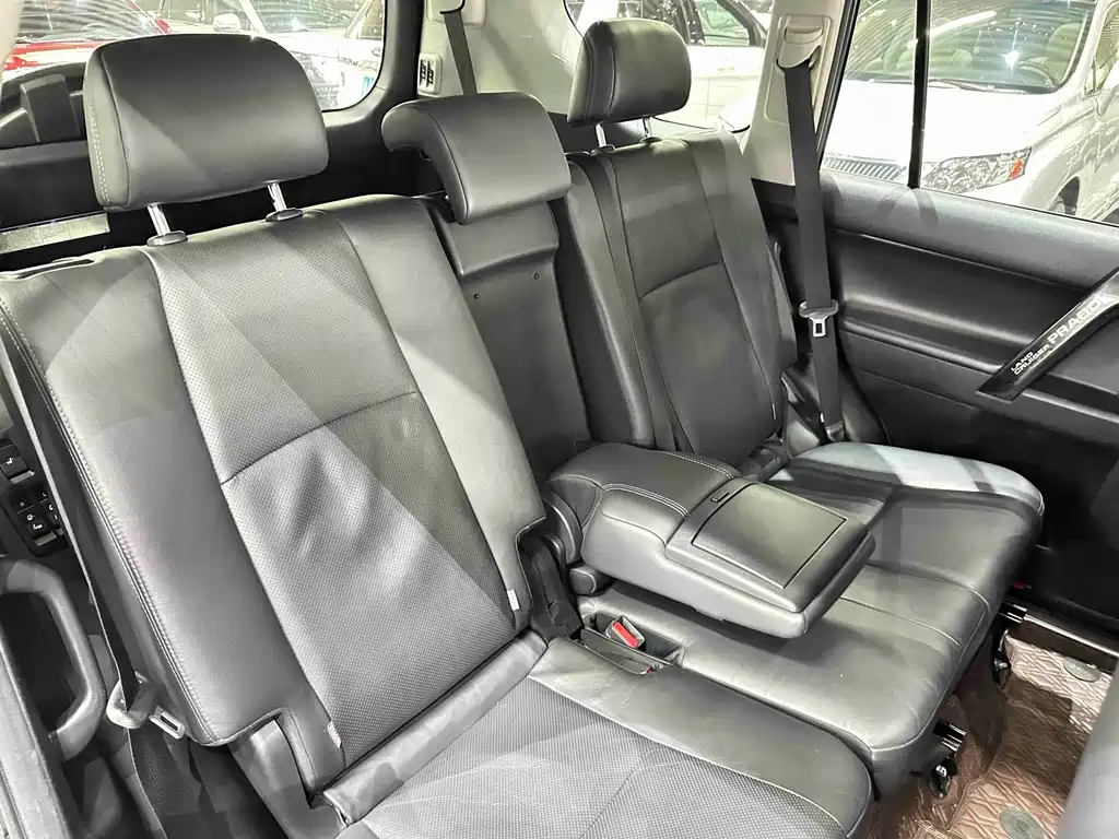 Toyota Prado 2019 — фото 16