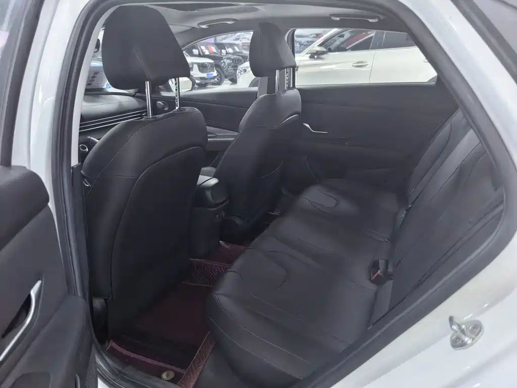 Hyundai Elantra 2021