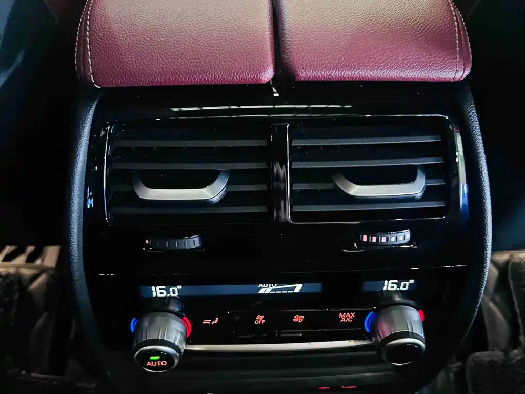 BMW 5 Series 2022 — фото 18