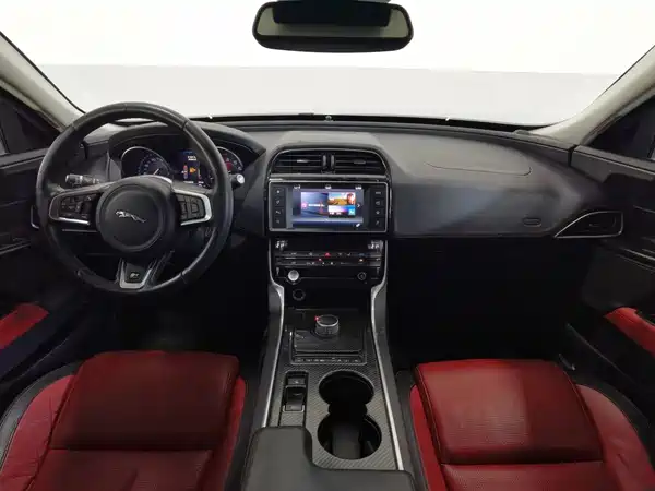 Jaguar XE 2016