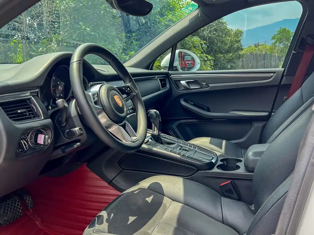 Porsche Macan 2018 — фото 12