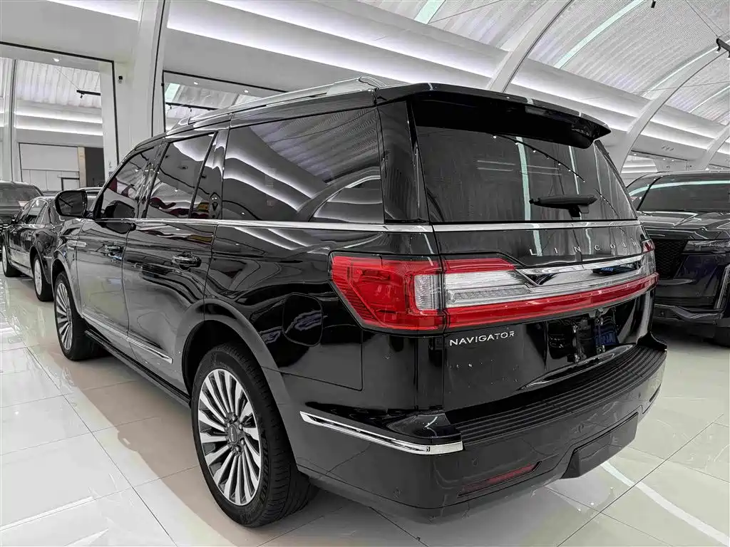 Lincoln Navigator 2021