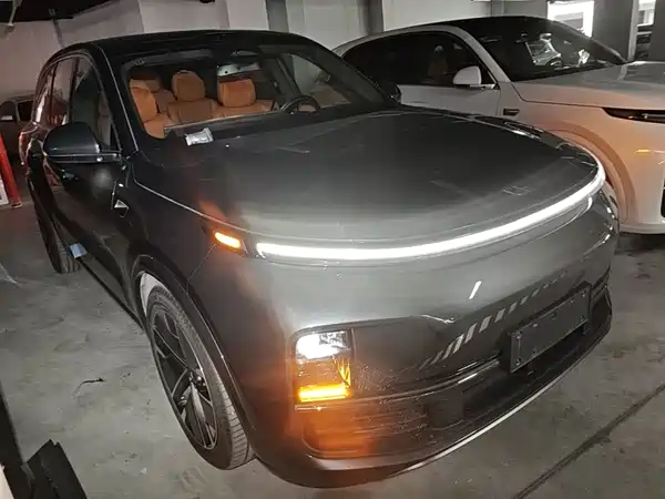 Li Auto L8 2025